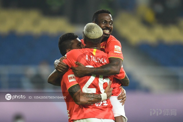 足坛强敌争雄,谁能笑到最后 足坛强敌争雄,谁能笑到最后