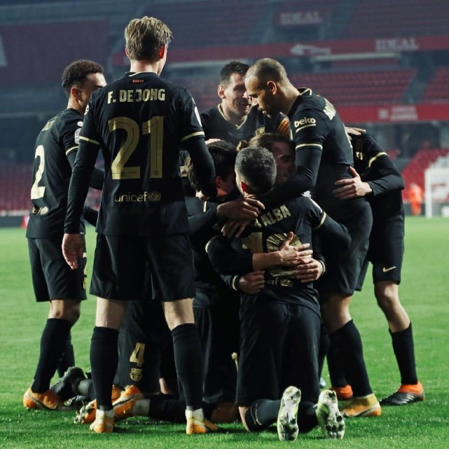 关于格拉纳达后卫攻入关键一球,助球队逆转胜利的信息 关于格拉纳达后卫攻入关键一球,助球队逆转胜利的信息