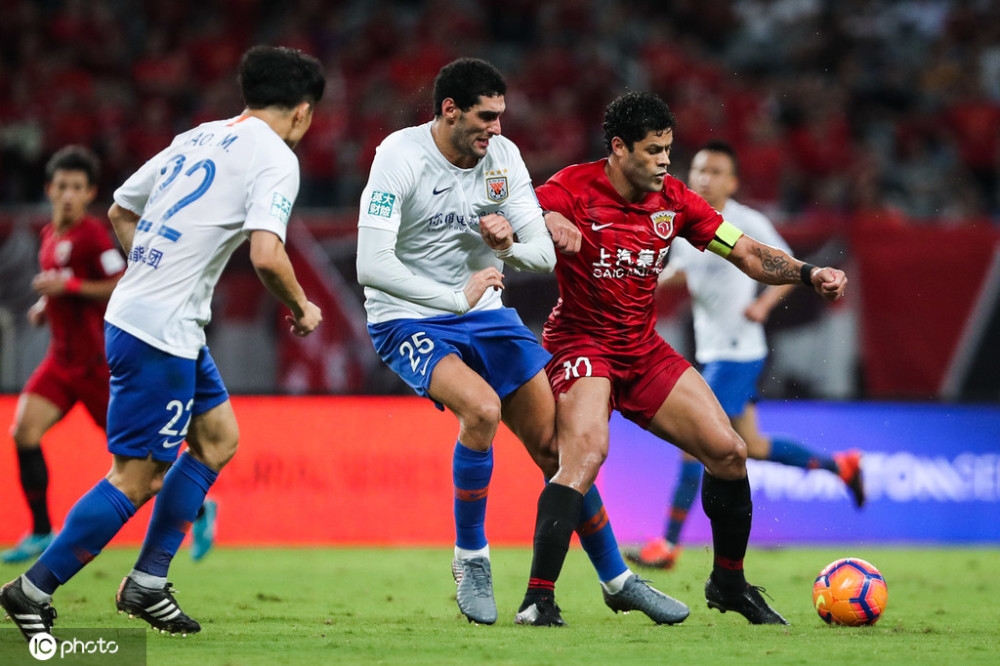 中超焦点战：上港与恒大对决，胜者向前