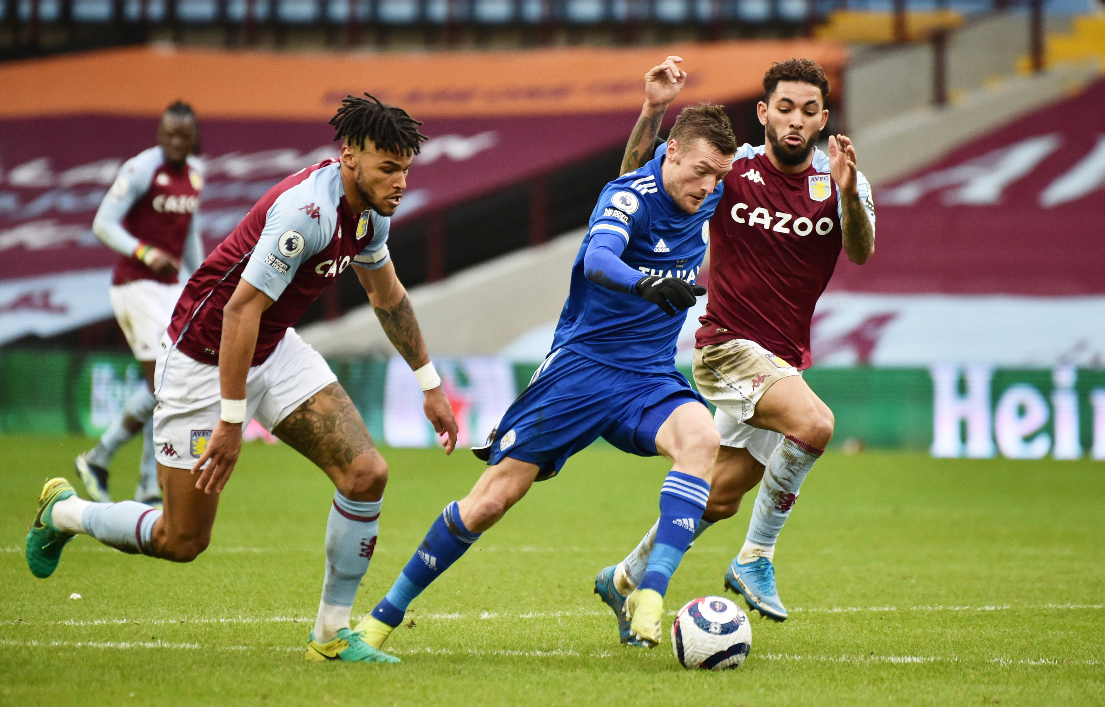 包含里尔全力拿下胜利，实现联赛反弹的词条