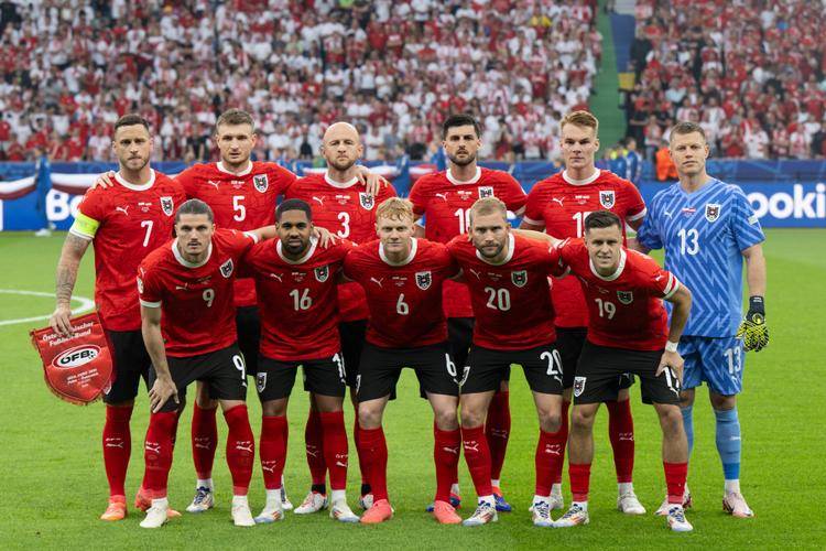 罗马尼亚球队在欧洲比赛中闪耀登场 罗马尼亚球队在欧洲比赛中闪耀登场