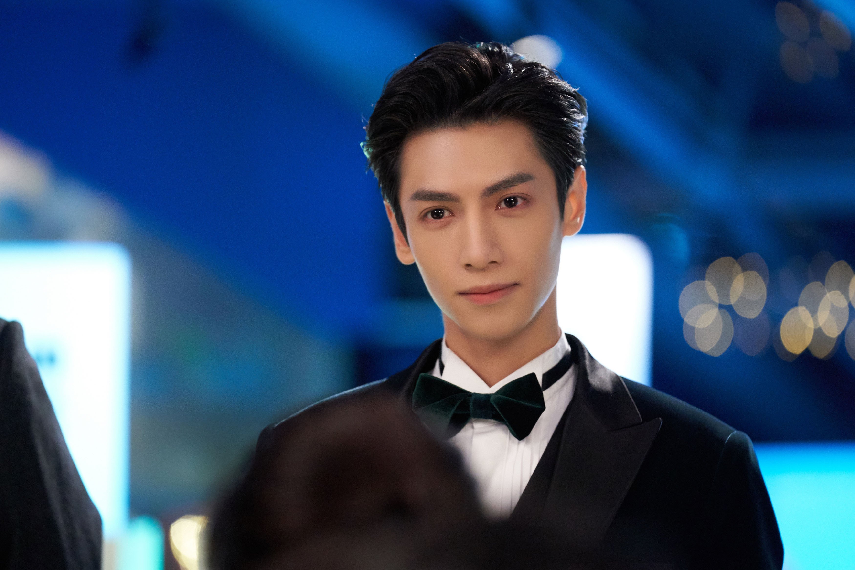 篮球时空的奇妙交汇,当鹈鹕斩落深圳,拉梅洛在总决赛接管比赛